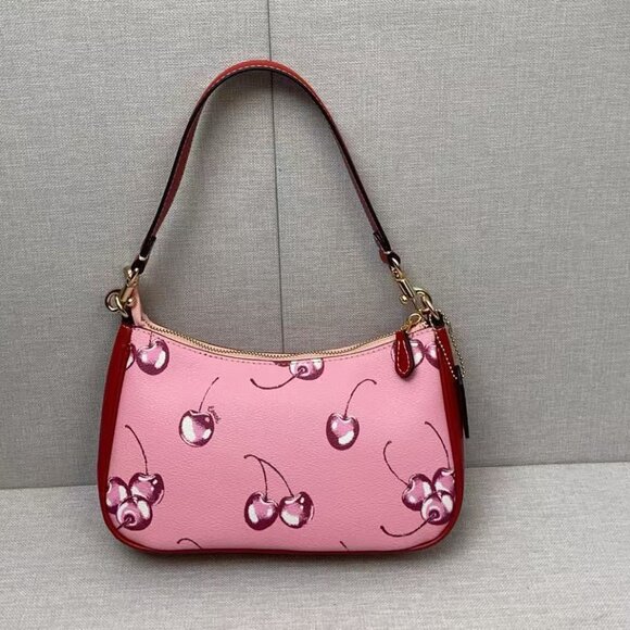 Coach red cherry print bag, size 24 x 157 cm. - Picture 4 of 9